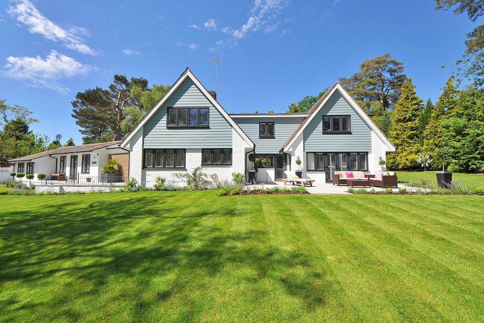 Beautifully maintained lawn in Springfield MA
